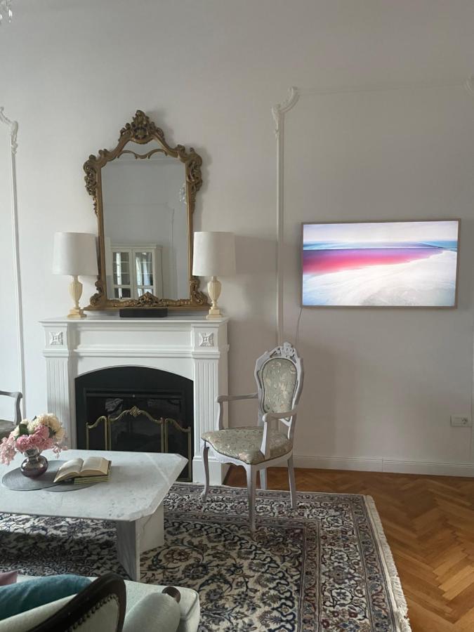 Littleparis Apartment คลูจ-นาโปกา ภายนอก รูปภาพ